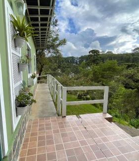 Jardim Europa Cabin | Petite Maison - Dona Belandira
