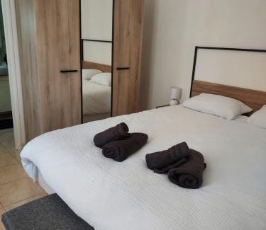Lavardac Apartment | petite maison lavardac