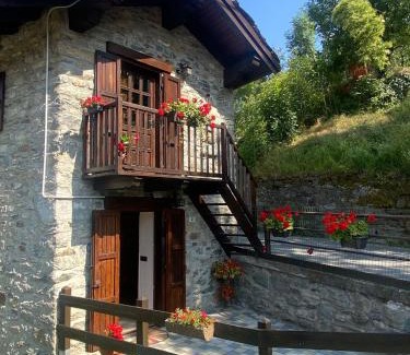Fenis House | Petite Maison Tillier