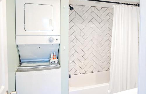 Dayton House | Petite Paradise