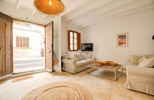 Petra House | Petra Holiday Home by Rentallorca