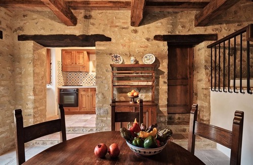 Umbertide Apartment | Petricci Residence - Casa Riciarda apartment with shared pool