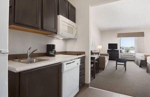 Cotulla Apartment | PetroStay Inn & Suites Cotulla