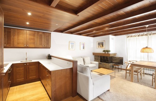 Baqueira Apartment | Peulha by Totiaran