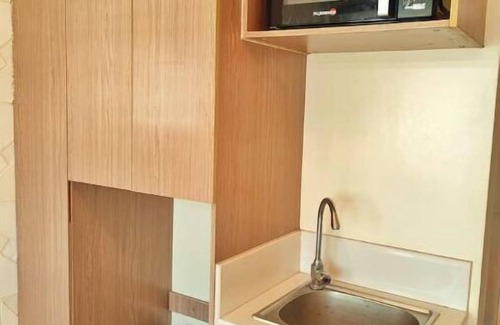 Highway Hills Apartment | 19 BudgetPlace for travelers w/unli wifi& Netflix