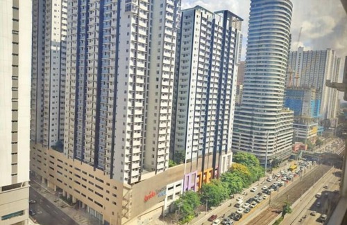 Highway Hills Apartment | 19 BudgetPlace for travelers w/unli wifi& Netflix