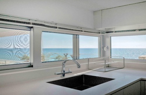 Potamos tis Germasogeias Apartment | Phaedrus Living Beach Front Flat Kyma