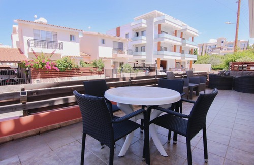 Universal Apartment | Phaedrus Living: Universal City Flat Alina
