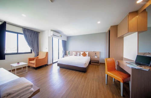 Noen Phra Hotel | Phavina Grand Boutique