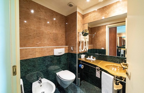 Ozzano dell'Emilia Hotel | Phi Hotel Emilia