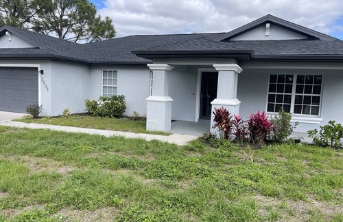 Harris House | Philo Guest House is a beautiful house in a very peaceful area in Lehigh Acres.