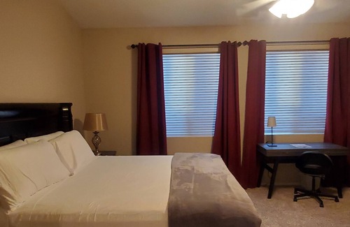 South Mountain House | Phoenix, Close to Airport and Downtown 4 Bedroom House