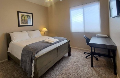 South Mountain House | Phoenix, Close to Airport and Downtown 4 Bedroom House