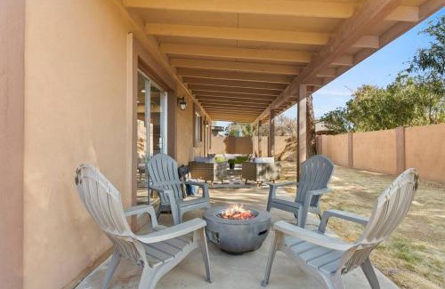 Pleasant Valley Estates House | Phoenix Haven - 4BR - Sleeps 10- Fire pit - Golf- Yard games