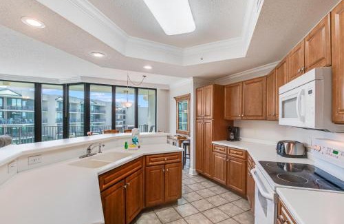 Orange Beach Apartment | Phoenix on the Bay 1412 by Liquid Life