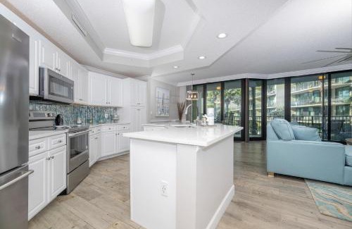 Orange Beach Apartment | Phoenix on the Bay 1223 condo