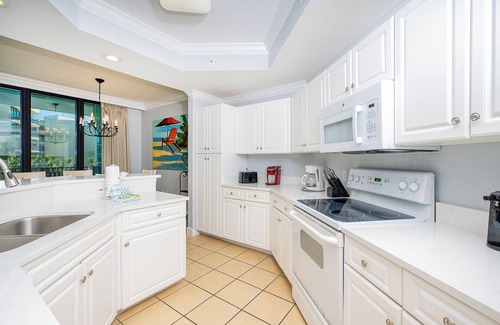 Orange Beach Condo | Phoenix On The Bay 2BR Condo 1212 ~