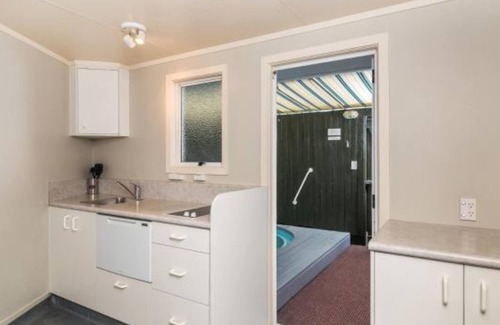 Waipahihi Hotel | Phoenix Resort