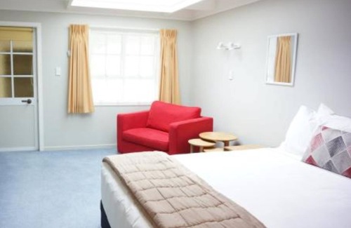 Waipahihi Hotel | Phoenix Resort