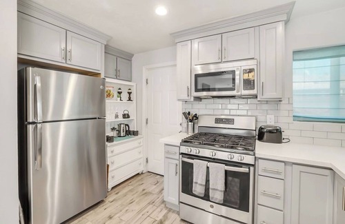 Coronado House | Phoenix Retreat, Main House and Casita, Sleeps 8