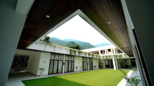 Rishikesh Hotel | Phool Chatti Yoga Ashram 7 day Yoga Retreat