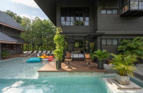 Laem Phak Bia Villa | Phrip Phri Luxury Pool Villas
