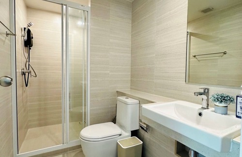 Phuket Condo | Phuket Condo 2BR Phyll Condo (Max 3 Pax) Fastinating Pool Close to Shopping mall