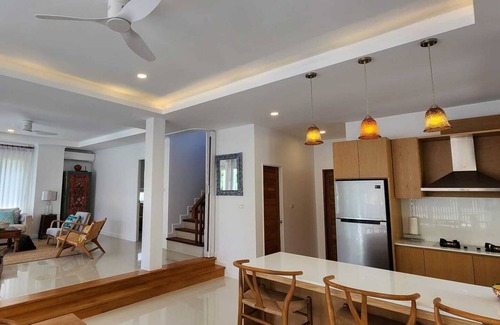 Si Sunthon Villa | Phuket Thailand 4 bedroom private pool villa short drive from beach and shops