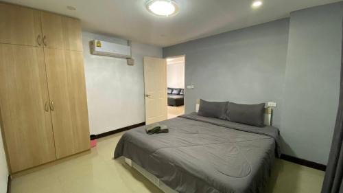 Talat Nuea Apartment | Phuket Town Condo 2 Bedroom with Balcony-Cats Friendly