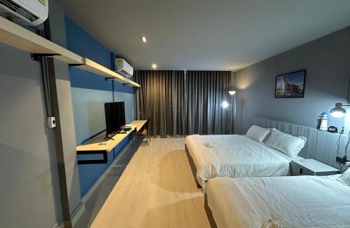 Yan Nawa House | Phuket vibe, City House, 7 mins to BTS, City center, Private room in Sathon, Private bathroom, Bangkok, Thailand