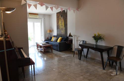Petralona Apartment | Piano Deluxe Apt near Acropolis by MPS