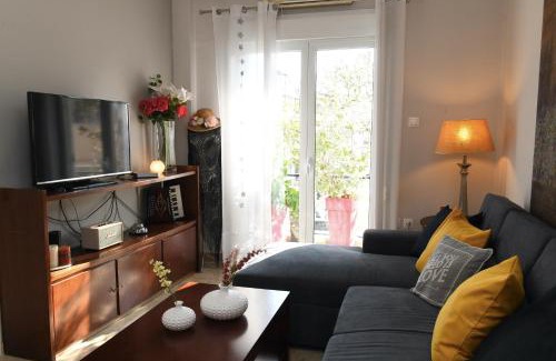 Petralona Apartment | Piano Deluxe Apt near Acropolis by MPS