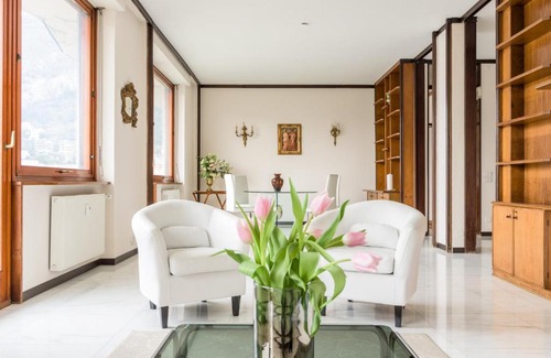 Como City Centre Apartment | Piazza Cavour Lake View - byMyHomeinComo