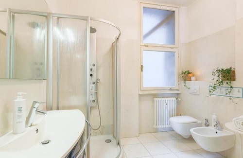 Como City Centre Apartment | Piazza Cavour Lake View - byMyHomeinComo