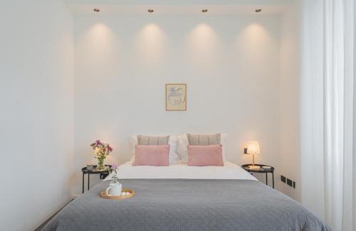 Carate Urio Apartment | Piccola Como Lotus by Rent All Como