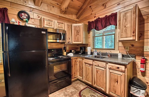 Logan Cabin | Piccolo - Sweet Couple's cabin in Hocking Hills