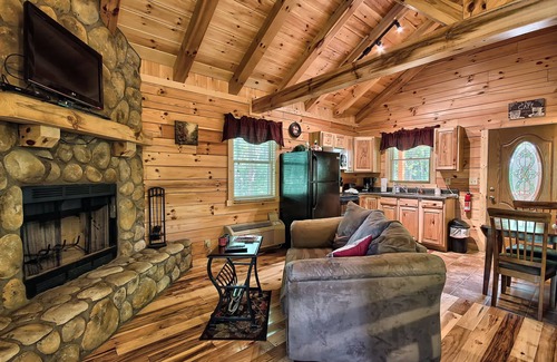 Logan Cabin | Piccolo - Sweet Couple's cabin in Hocking Hills