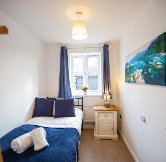 Andover House | Picket House - Andover