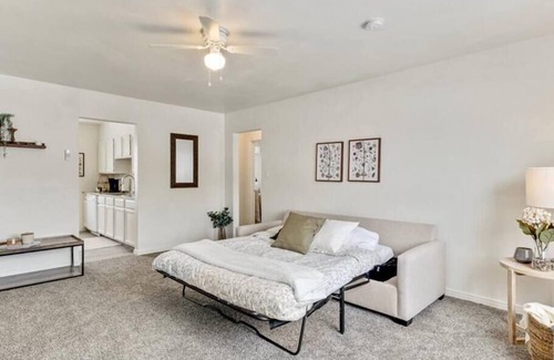 Bountiful Apartment | Pickle Ball Courts Close By, 5 Mins off Freeway!