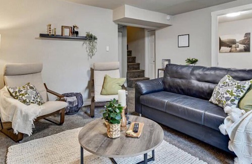 Alpine House | Pickle Ball Courts Close By|Game Room for Kids!