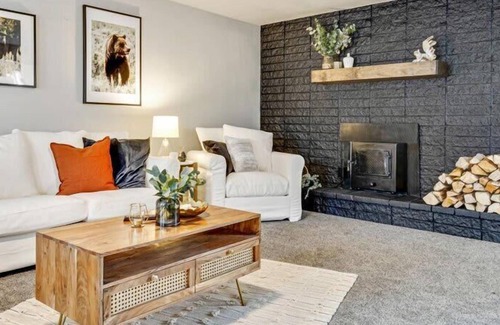 Alpine House | Pickle Ball Courts Close By|Game Room for Kids!
