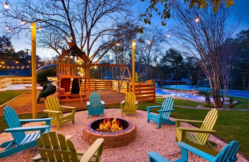 Oakwell Farms House | Pickleball & Heated Pool & Game Room & Mini Golf