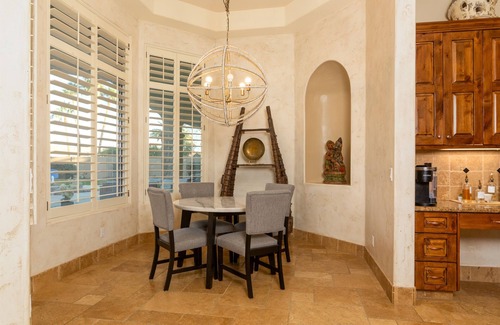 Mesa House | Pickleball, HotTub, Heated Pool, BBQ, Arcade Games