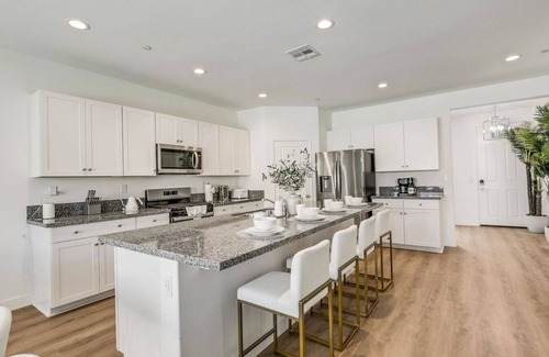 Coachella House | Pickleball+Spa+Pool+BBall+13Beds