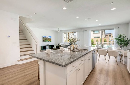 Coachella House | Pickleball+Spa+Pool+BBall+13Beds