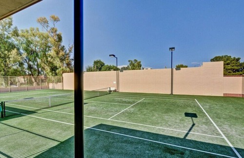 South Scottsdale House | Pickleball, Tennis, Pool Spa, Bike Trail, Private, Pet Friendly, Family Friendly