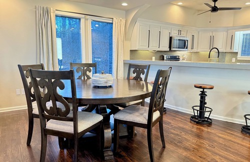 Counce Villa | Pickwick Lake Front Estate w/Spectacular Views, Boat Slip & Swimming Pool