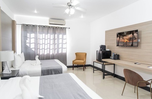 Belize City Hotel | Pickwick Park View Hotel