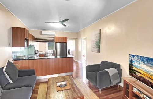 Picnic Bay Apartment | Picnic Bay Apartments Unit 4