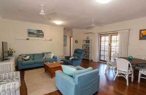 Picnic Bay House | Picnic Cottage, Lovely Home Near The Beach